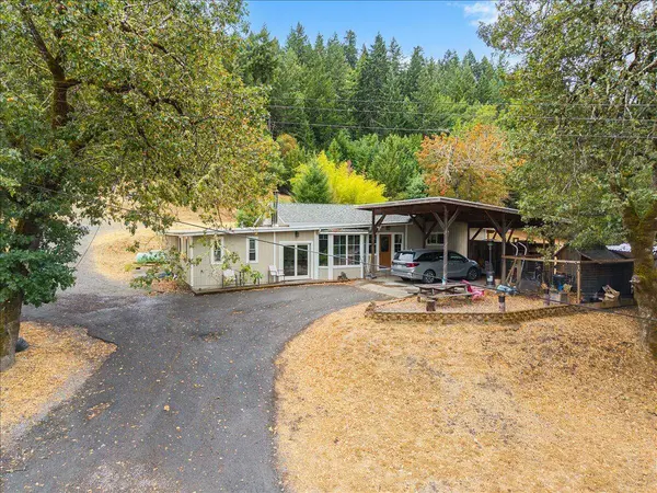 1052 Camp Kimtu RD, Garberville, CA 95542