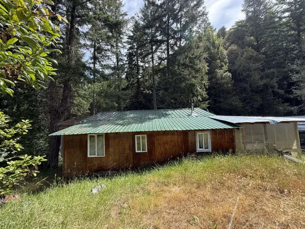 3252 Little Larabee Creek RD, Bridgeville, CA 95526