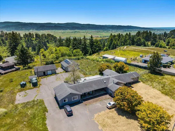 1770 Tompkins Hill RD, Fortuna, CA 95540