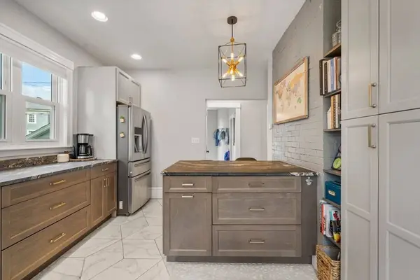 18 Mill St, Boston, MA 02122