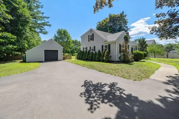 49 King St, Littleton, MA 01460