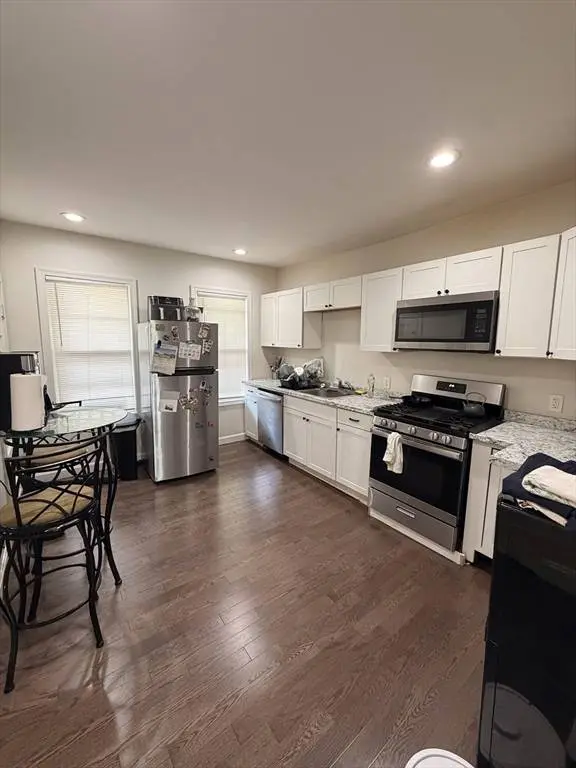 31 Barry St #2, Boston, MA 02125