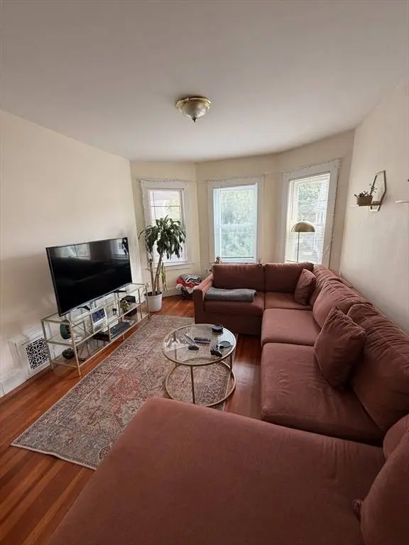 31 Barry St #2, Boston, MA 02125