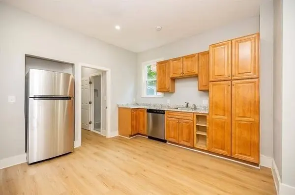 10 Jerome St #1