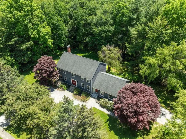 22 Ponnakin Hill Rd, Charlton, MA 01507