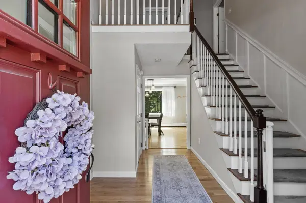 22 Ponnakin Hill Rd, Charlton, MA 01507