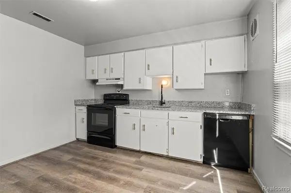 26234 Normandy Street, Roseville, MI 48066