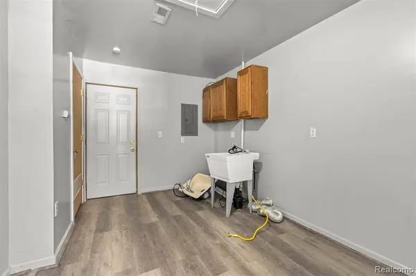 26234 Normandy Street, Roseville, MI 48066