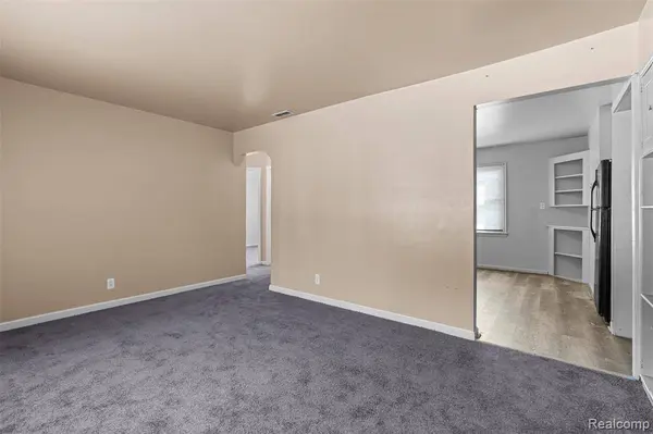 26234 Normandy Street, Roseville, MI 48066