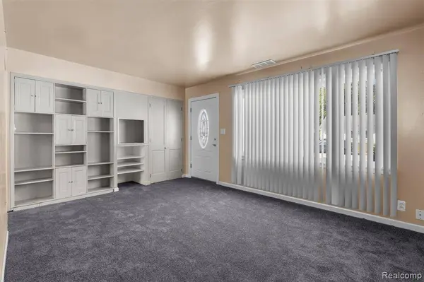 26234 Normandy Street, Roseville, MI 48066