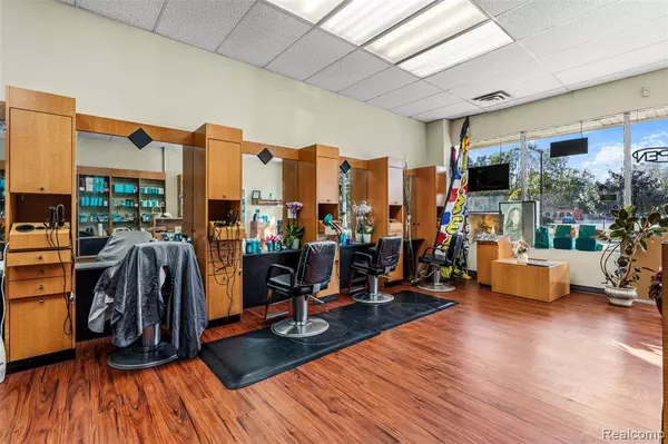 25 Jackson Industrial Drive 400, Ann Arbor, MI 48103