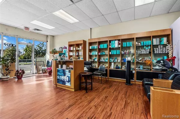 25 Jackson Industrial Drive 400, Ann Arbor, MI 48103