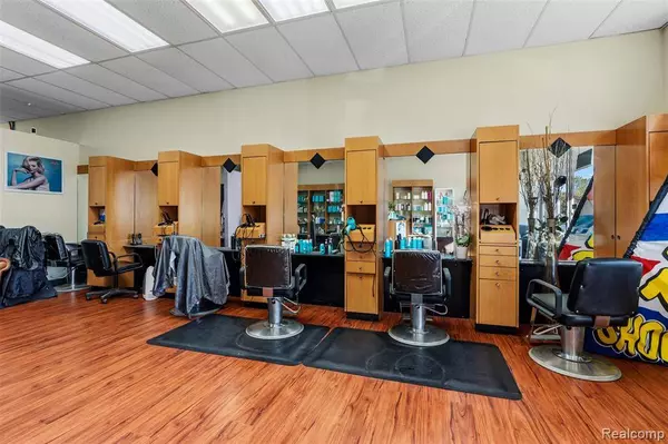 25 Jackson Industrial Drive 400, Ann Arbor, MI 48103