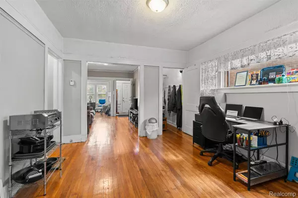 5272 Maplewood ST, Detroit, MI 48204