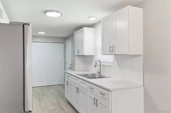 235 N Broadway ST, Mt. Clemens, MI 48043