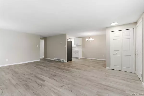 235 N Broadway ST, Mt. Clemens, MI 48043