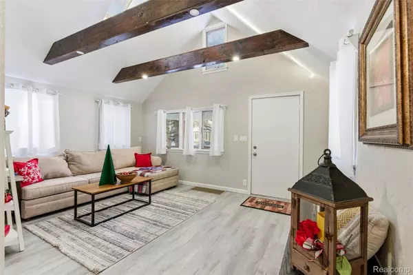 17714 Salem ST, Detroit, MI 48219