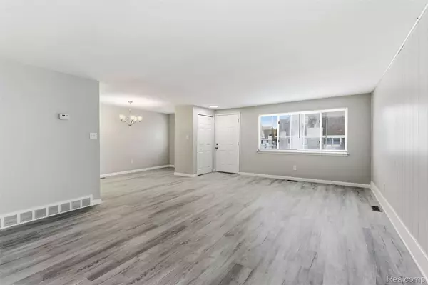 235 N Broadway ST, Mt. Clemens, MI 48043