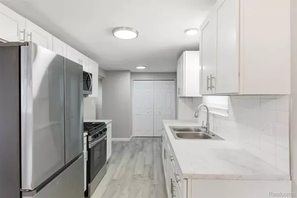 235 N Broadway ST, Mt. Clemens, MI 48043