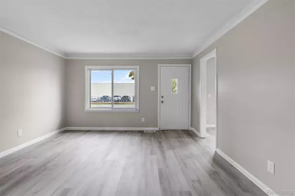 12866 Toepfer RD, Warren, MI 48089