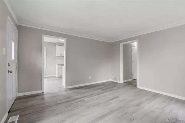 12866 Toepfer RD, Warren, MI 48089