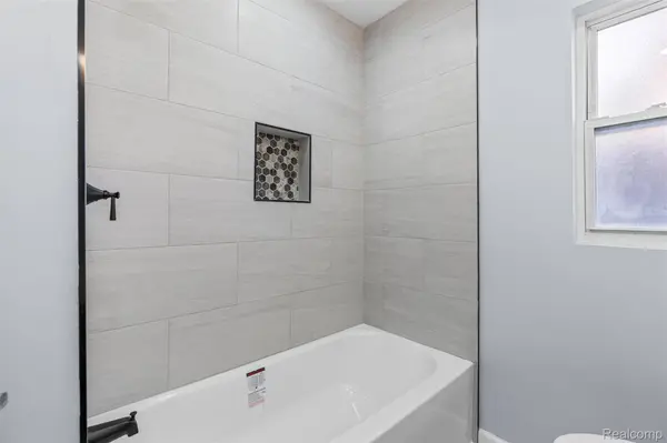 10130 Somerset AVE, Detroit, MI 48224