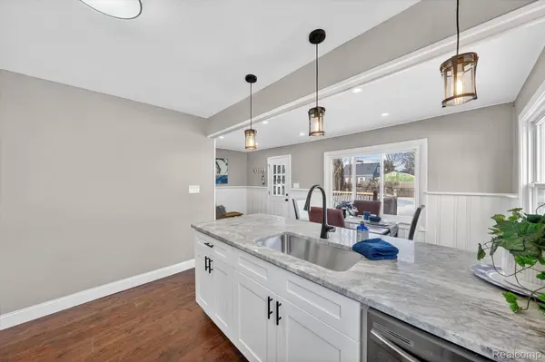 33544 Brown ST, Garden City, MI 48135