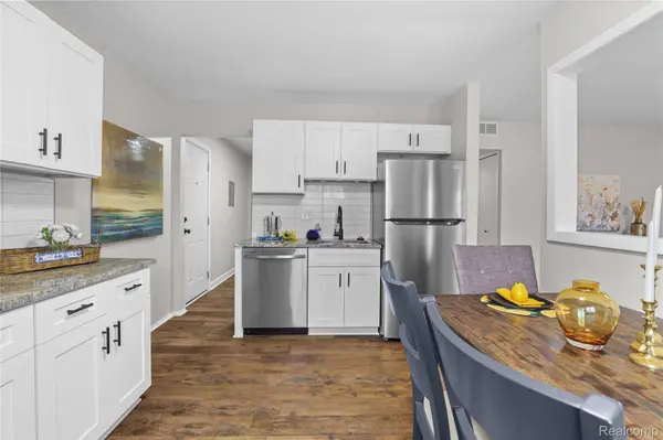 11724 Syracuse ST, Taylor, MI 48180