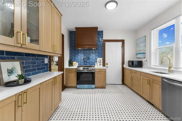 1066 E Grand BLVD, Detroit, MI 48207