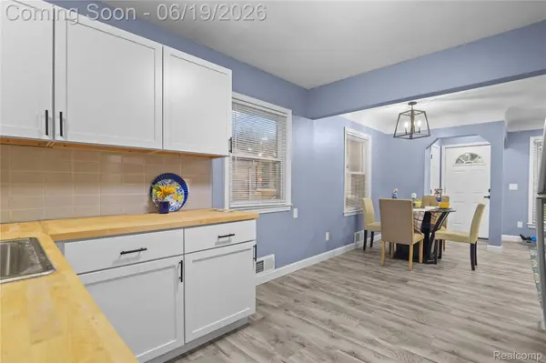 24241 Coolidge HWY, Oak Park, MI 48237