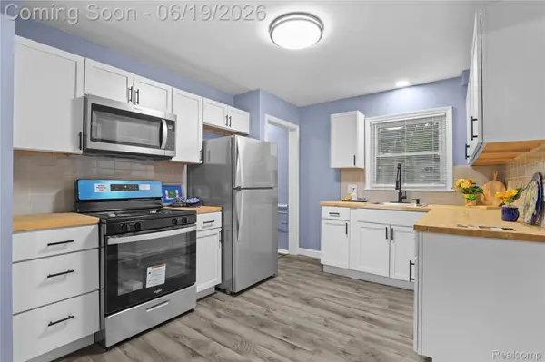 24241 Coolidge HWY, Oak Park, MI 48237