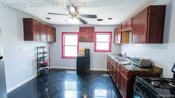 20487 Stratford RD, Detroit, MI 48221