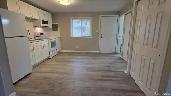 33507 Berville CT, Westland, MI 48186