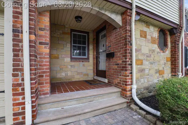429 Moran RD, Grosse Pointe Farms, MI 48236
