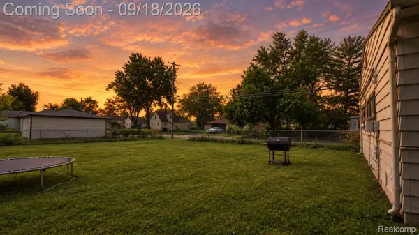 26095 Powers AVE, Dearborn Heights, MI 48125