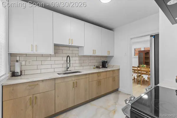 5275 Yorkshire RD, Detroit, MI 48224