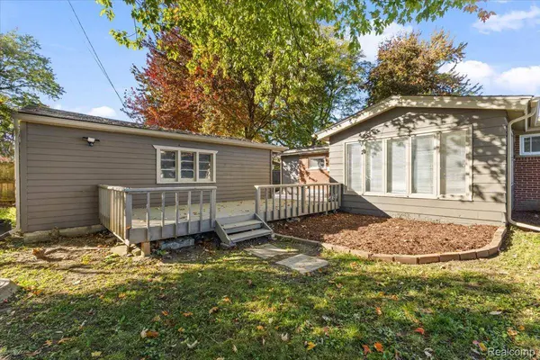 31629 Arizona ST, Livonia, MI 48150