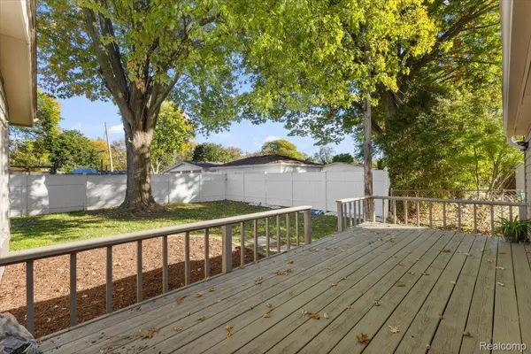 31629 Arizona ST, Livonia, MI 48150