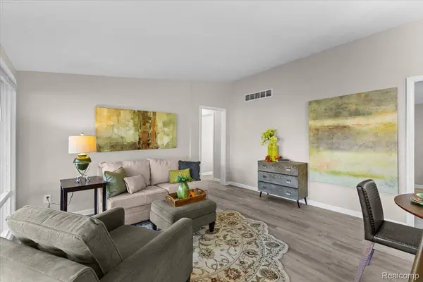 31629 Arizona ST, Livonia, MI 48150