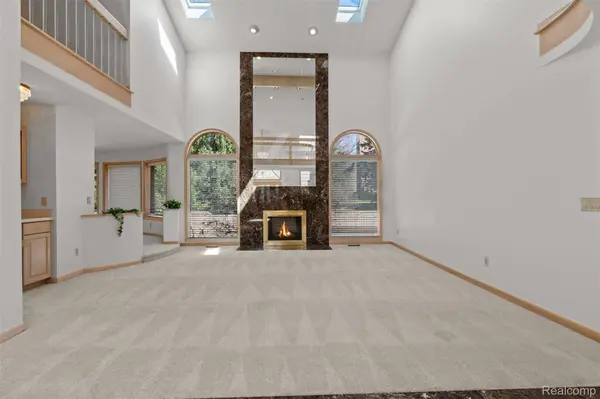 6739 Arlington DR, West Bloomfield, MI 48322