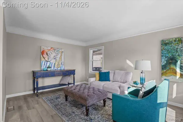 1310 Empire AVE, Lincoln Park, MI 48146