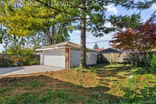 1310 Empire AVE, Lincoln Park, MI 48146