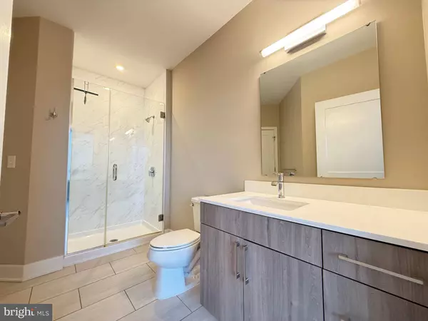 145 RIVERHAVEN DR #541, Oxon Hill, MD 20745