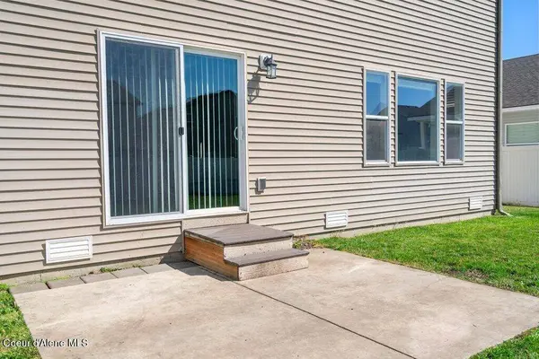 8263 N WENTWORTH ST, Post Falls, ID 83854