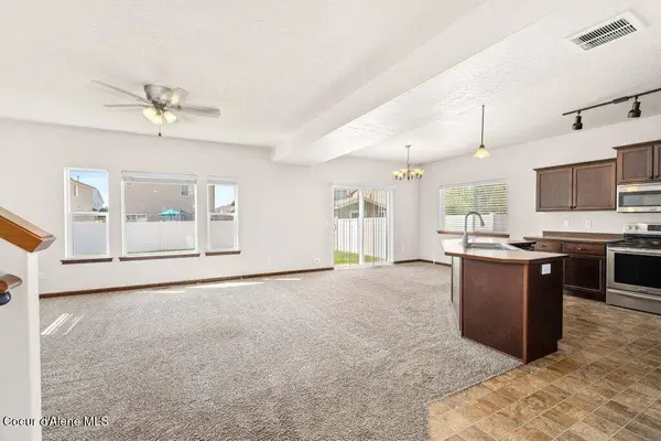 8263 N WENTWORTH ST, Post Falls, ID 83854