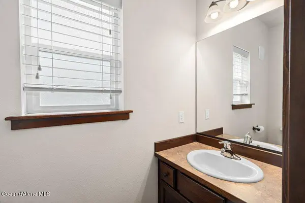 8263 N WENTWORTH ST, Post Falls, ID 83854