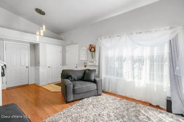 5976 N Belleville Dr, Coeur d'Alene, ID 83815