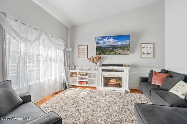 5976 N Belleville Dr, Coeur d'Alene, ID 83815