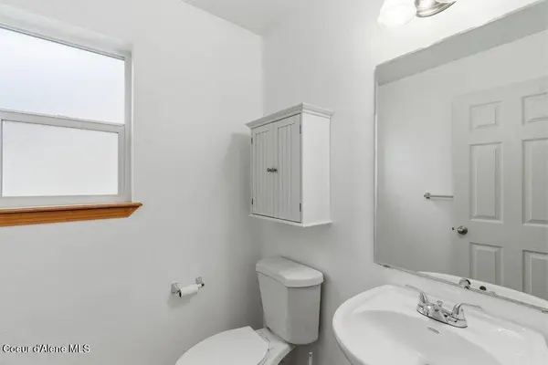 8312 N Courcelles PKWY, Hayden, ID 83835