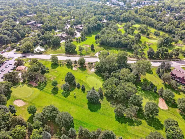 37 Birnamwood DR, Burnsville, MN 55337